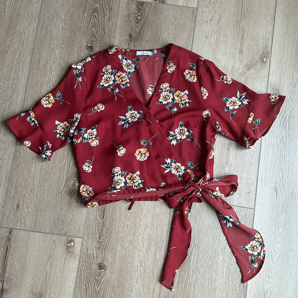 Lush wrap top
